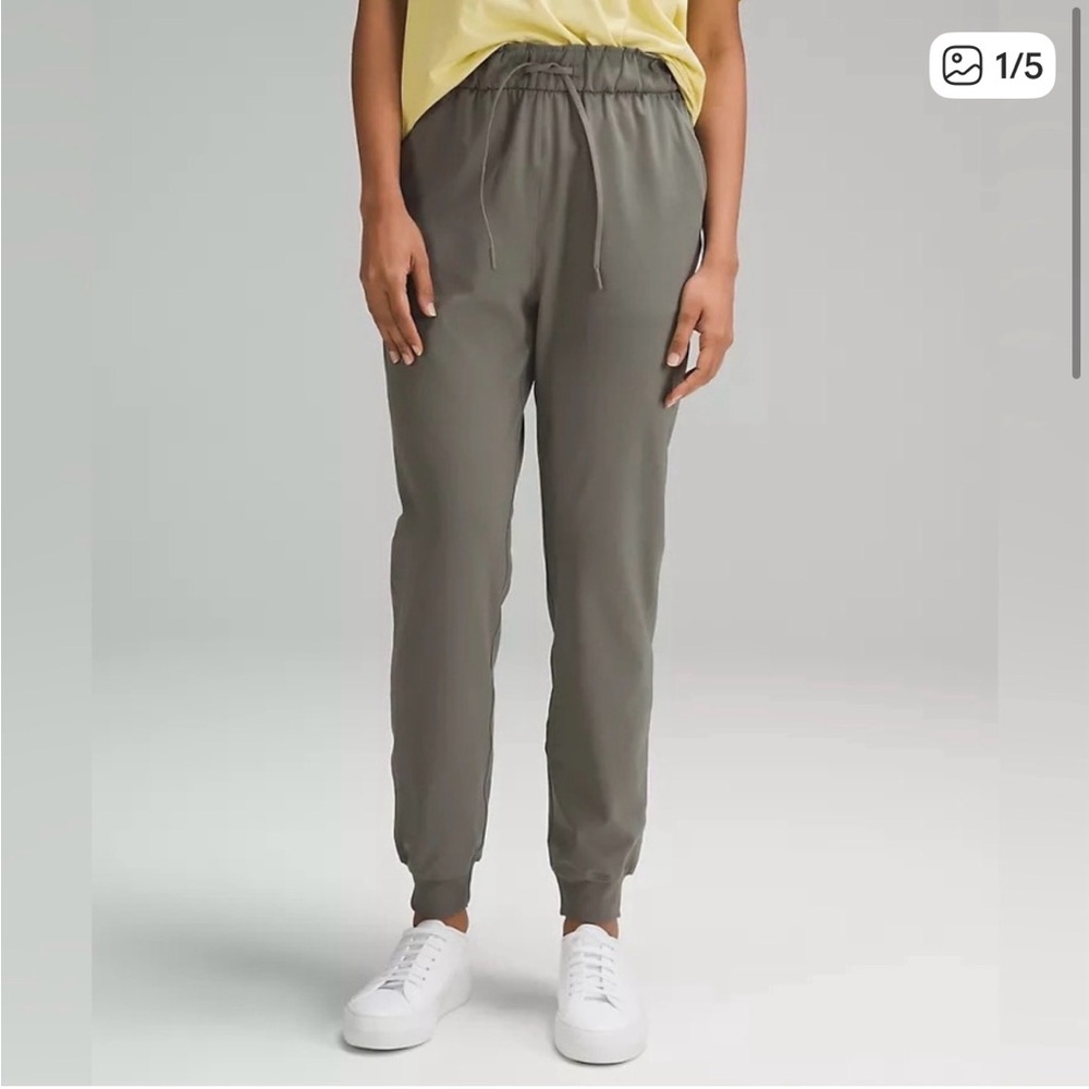 Lululemon Stretch High-Rise Jogger in Grey Sage size 8